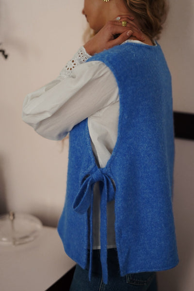 Pull sans manche bleu électrique Katia