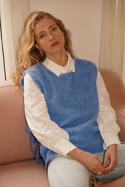 Pull sans manche bleu électrique Katia