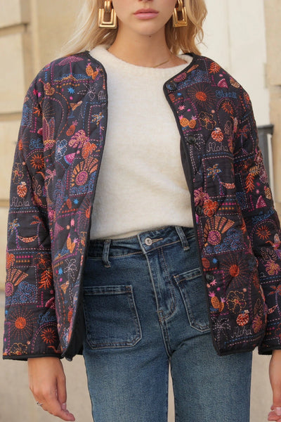 Veste à manches longues aux motifs tropicaux, taille unique, disponible également dans nos concepts store de Bruxelles